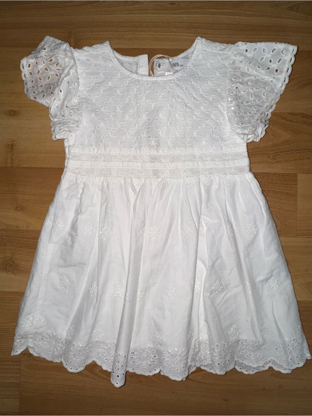 ZARA Kids White Eyelet Flutter-Sleeve Lace Pattern Dress